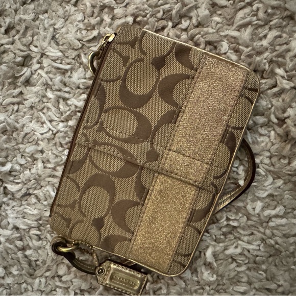 Coach card sized wristlet in gold - Picture 1 of 2